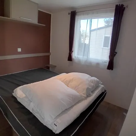 Semesterbostad 2-bedroom Mobile Sleeps 4