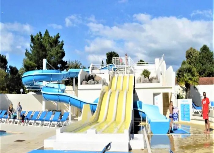 Tatil Evi 2-bedroom Mobile Sleeps 4 *