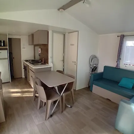 2-bedroom Mobile Sleeps 4 Saint-Jean-de-Monts